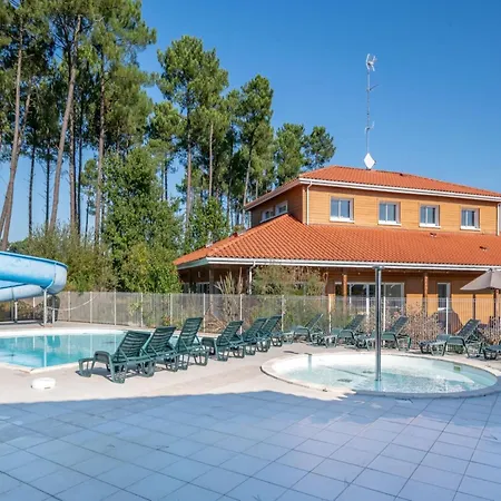 Neat In Sunny Les Landes Apartment