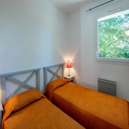 Neat In Sunny Les Landes Apartment *